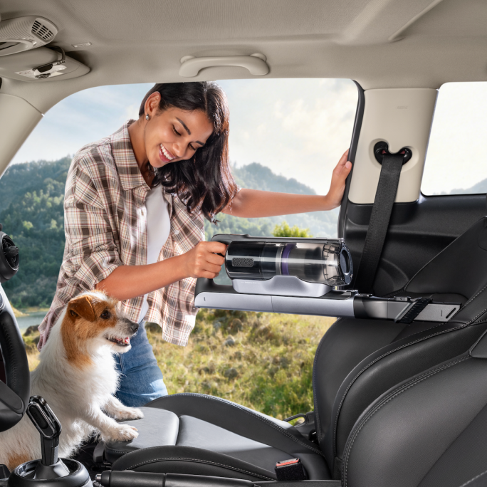 2-in-1 crevice tool: Perfect for tight gaps and car interiors.