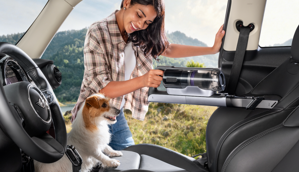 2-in-1 crevice tool: Perfect for tight gaps and car interiors.